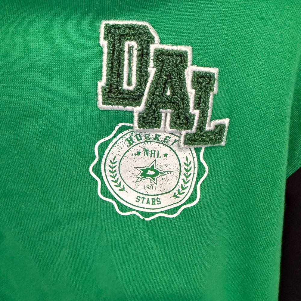 WEAR BY ERIN ANDREWS DALLAS STARS WOMENS GREEN COLORBLOCK CREW SWEATSHIRT - Picture 3 of 6